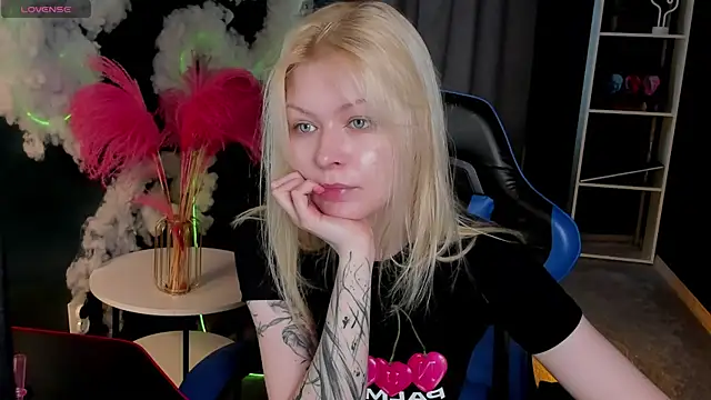 Snapshot of Callista_a chatting on April 19, 2026, 5:52 am Callista a online show from April 19, 2026, 5:52 am