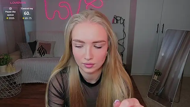 TessaGrays online show from April 5, 2026, 12:01 pm