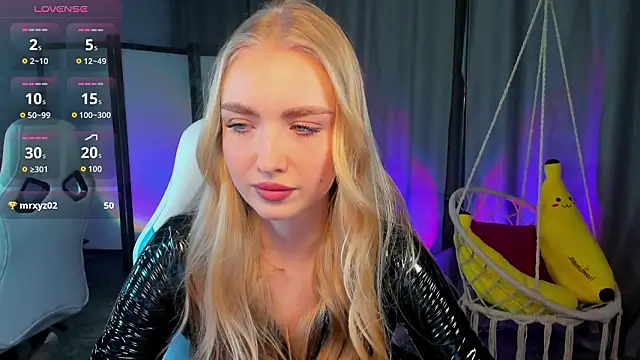 Snapshot of TessaGrays chatting on February 8, 2026, 8:12 am TessaGrays online show from February 8, 2026, 8:12 am