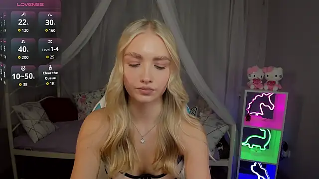 TessaGrays online show from November 11, 2025, 10:32 am