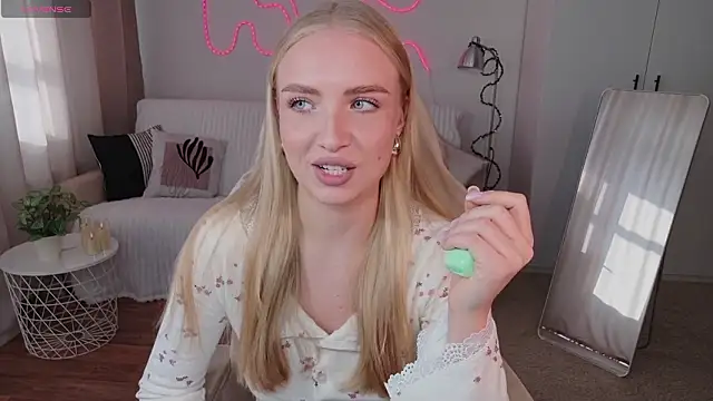 TessaGrays online show from March 15, 2026, 10:00 am