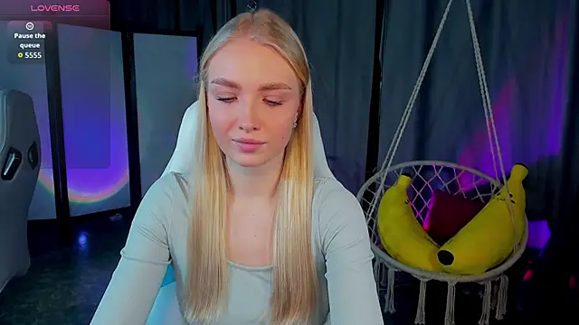 Snapshot of TessaGrays chatting on February 1, 2026, 10:24 am TessaGrays online show from February 1, 2026, 10:24 am