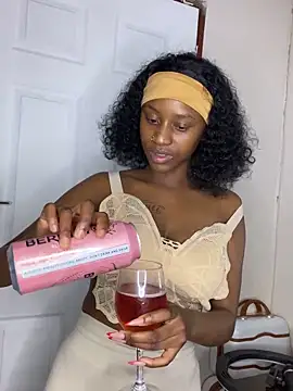 Snapshot of Sirah1 chatting on November 20, 2025, 10:20 pm Sirah1 online show from November 20, 2025, 10:20 pm