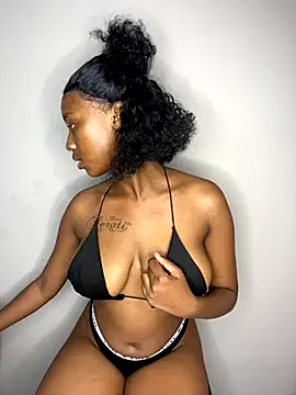 Snapshot of Sirah1 chatting on December 5, 2025, 12:15 pm Sirah1 online show from December 5, 2025, 12:15 pm