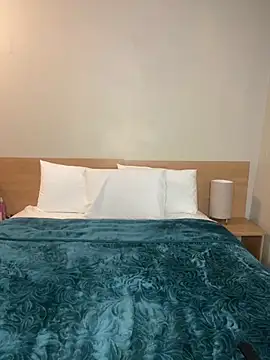 Snapshot of Sirah1 chatting on October 5, 2025, 10:11 pm Sirah1 online show from October 5, 2025, 10:11 pm