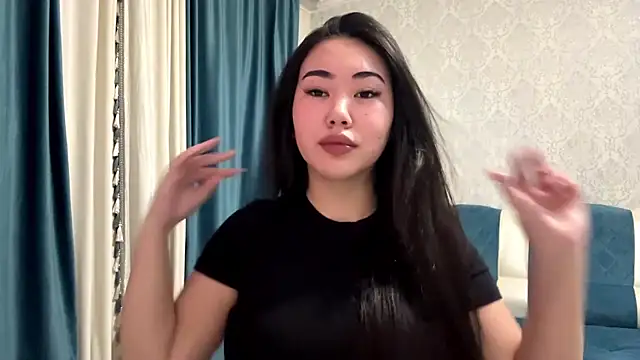 AYPRILPURE online show from October 19, 2025, 3:04 pm