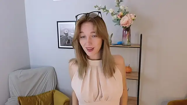 Snapshot of Kathy_Beckr chatting on October 9, 2025, 9:10 am Kathy Beckr online show from October 9, 2025, 9:10 am