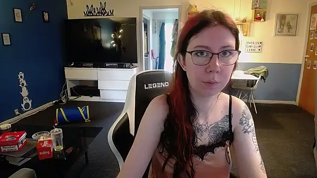 TattooedGirls online show from October 31, 2025, 10:56 am