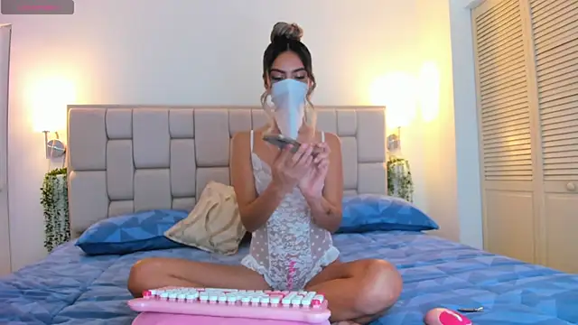 Snapshot of dalila_alii chatting on November 27, 2025, 3:34 pm dalila alii online show from November 27, 2025, 3:34 pm