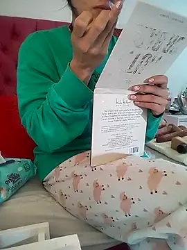 Valentina Squirt- online show from November 27, 2025, 9:10 am