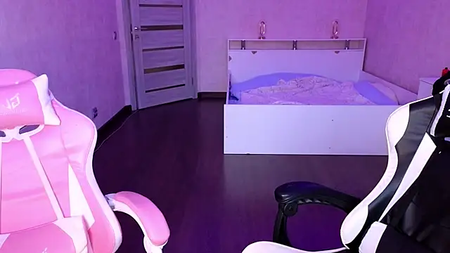 Snapshot of stefany_and_bettany chatting on October 31, 2025, 1:52 pm stefany and bettany online show from October 31, 2025, 1:52 pm