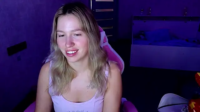 Snapshot of stefany_and_bettany chatting on November 6, 2025, 2:54 pm stefany and bettany online show from November 6, 2025, 2:54 pm