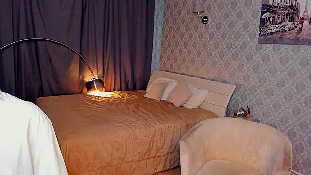 LibbyVenzeio online show from November 8, 2025, 7:12 am