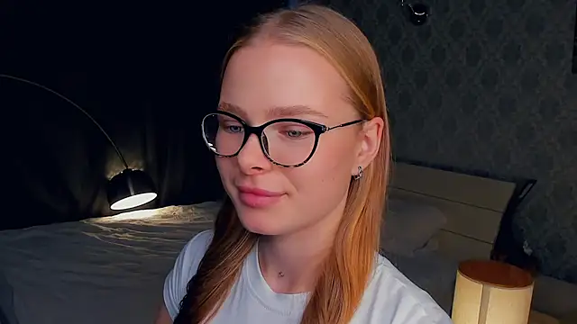 LibbyVenzeio online show from October 18, 2025, 7:21 am