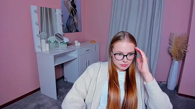 LibbyVenzeio online show from September 30, 2025, 11:38 am