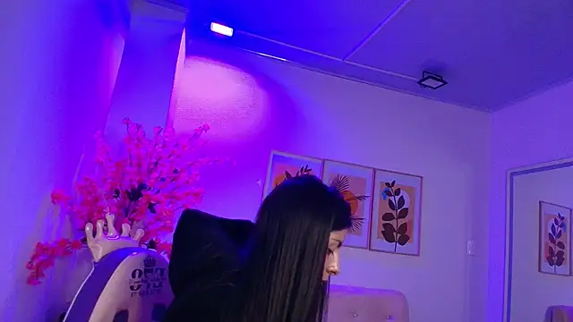 Gabriela milani online show from October 24, 2025, 11:31 am