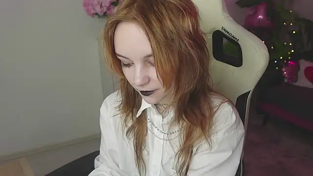 Staymonica online show from February 10, 2026, 1:43 pm