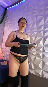 Marianasmitt online show from December 17, 2025, 11:48 am