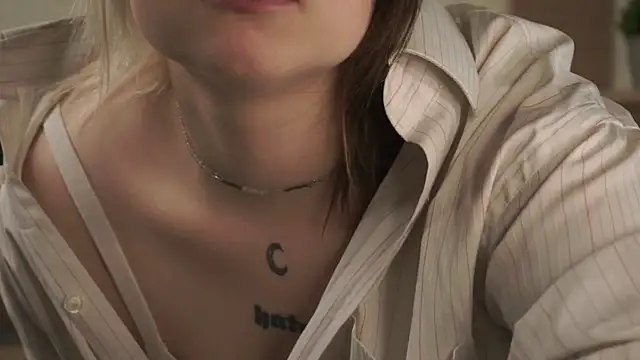 EviaVanveen online show from October 9, 2025, 7:31 am