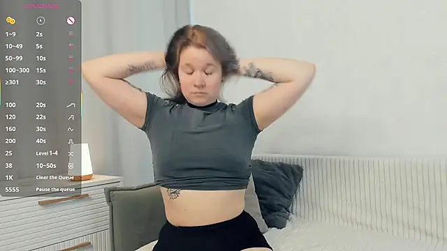 EviaVanveen online show from October 27, 2025, 7:20 am