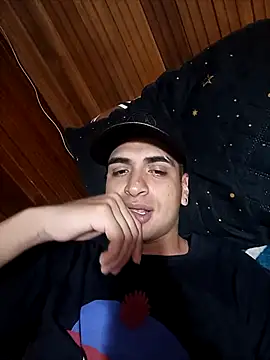 daniandr119 online show from November 2, 2025, 3:22 am