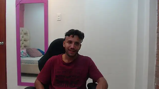 Juan FelipeX01 online show from February 28, 2026, 4:01 am