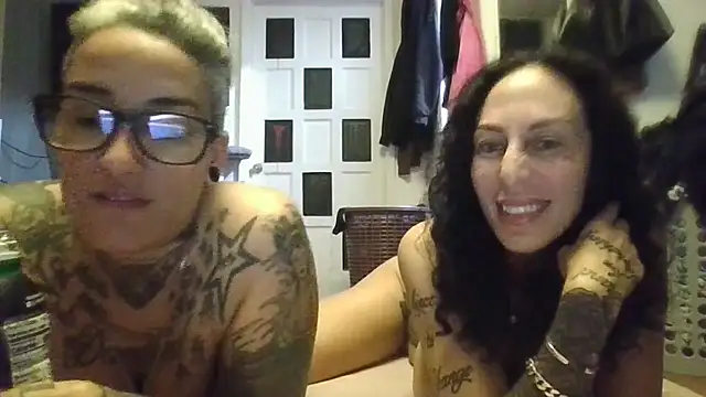 inkdhollow1 online show from June 18, 2026, 11:10 pm