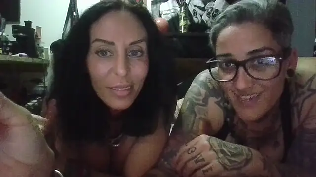 Snapshot of inkdhollow1 chatting on November 7, 2025, 2:16 am inkdhollow1 online show from November 7, 2025, 2:16 am