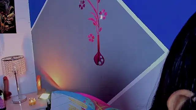 susi hot13 online show from November 16, 2025, 4:12 pm