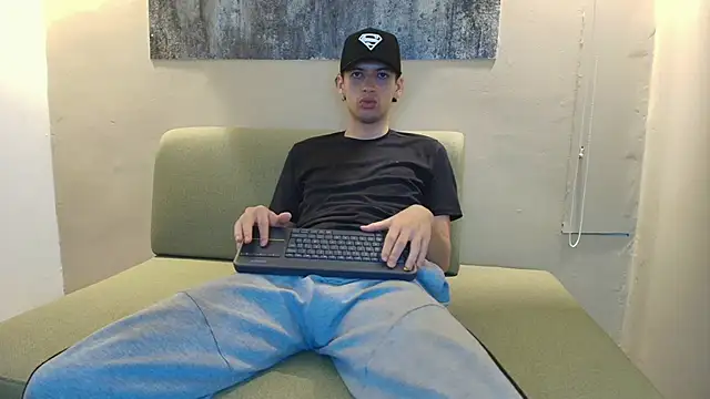 ISRAEL GRAY online show from October 21, 2025, 7:46 pm