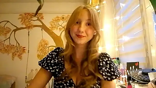 CarynFlaryn online show from October 15, 2025, 4:33 am