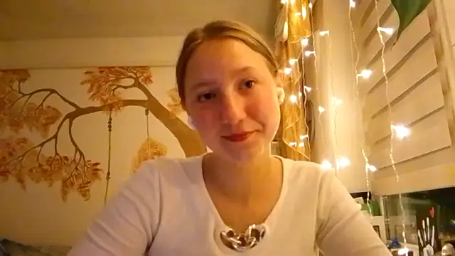 CarynFlaryn online show from October 25, 2025, 3:06 am