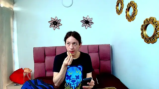 Snapshot of SnowyX_ chatting on October 10, 2025, 7:25 pm SnowyX online show from October 10, 2025, 7:25 pm