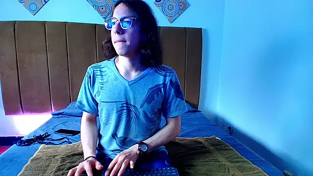 Snapshot of SnowyX_ chatting on October 20, 2025, 7:47 pm SnowyX online show from October 20, 2025, 7:47 pm