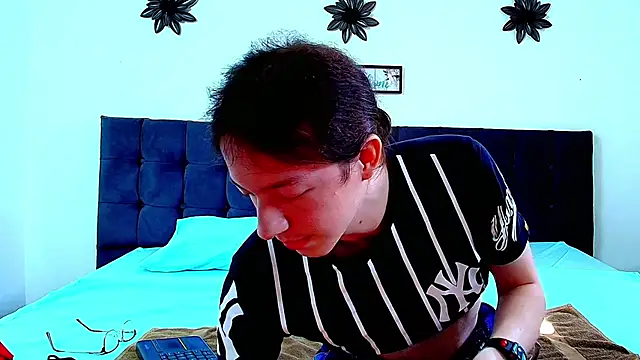 Snapshot of SnowyX_ chatting on October 17, 2025, 7:59 pm SnowyX online show from October 17, 2025, 7:59 pm