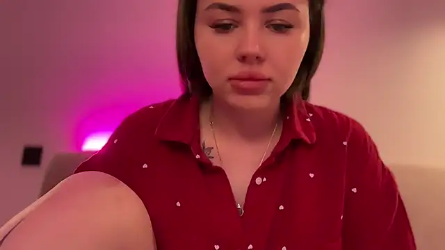 Snapshot of AlmaryKim chatting on February 3, 2026, 6:13 pm AlmaryKim online show from February 3, 2026, 6:13 pm