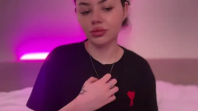 Snapshot of AlmaryKim chatting on February 11, 2026, 5:40 am AlmaryKim online show from February 11, 2026, 5:40 am