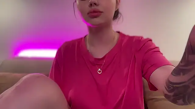 Snapshot of AlmaryKim chatting on September 29, 2025, 8:03 pm AlmaryKim online show from September 29, 2025, 8:03 pm