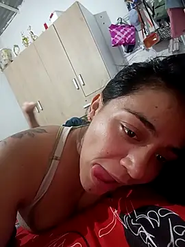 LucyAndBella online show from December 22, 2025, 2:39 pm