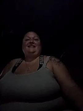 Snapshot of FroggyMama420 chatting on October 5, 2025, 2:35 am FroggyMama420 online show from October 5, 2025, 2:35 am