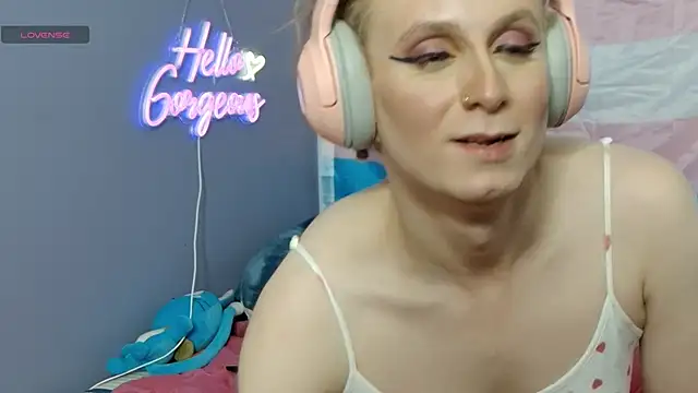 cinderellie online show from October 20, 2025, 4:03 am