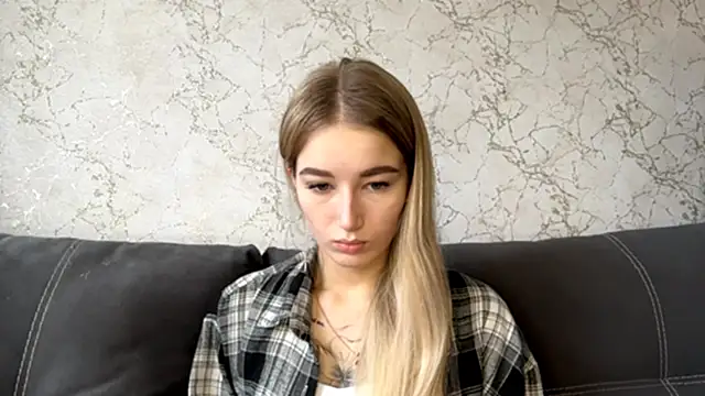 Snapshot of SweetCatherine chatting on October 27, 2025, 6:14 am SweetCatherine online show from October 27, 2025, 6:14 am