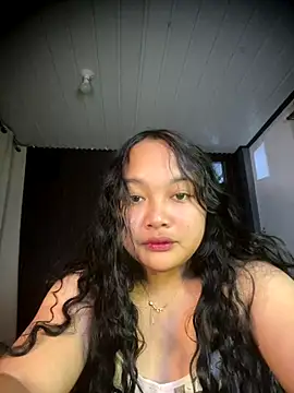 Snapshot of UrFavouriteCravings chatting on November 11, 2025, 4:13 pm UrFavouriteCravings online show from November 11, 2025, 4:13 pm