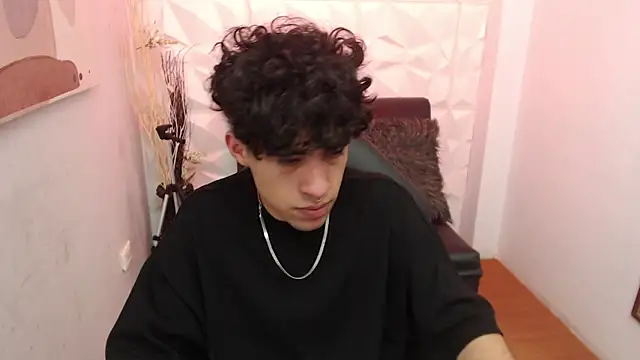 Liil boy online show from October 14, 2025, 4:02 am