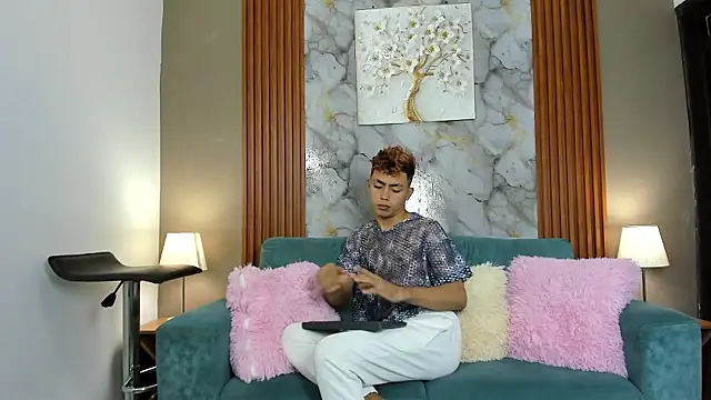 VERY HOT GUYS online show from February 14, 2026, 1:22 pm