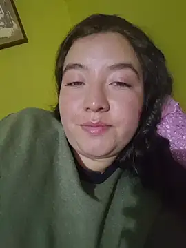 annyaparis online show from November 14, 2025, 2:15 am