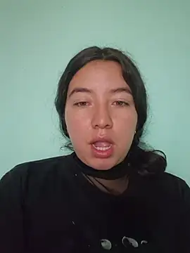 annyaparis online show from November 5, 2025, 10:13 pm