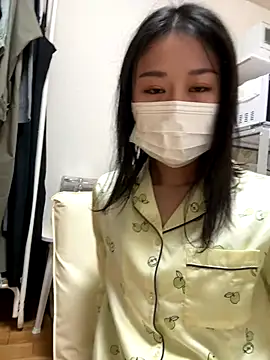 mia2 jp online show from November 22, 2025, 2:43 am