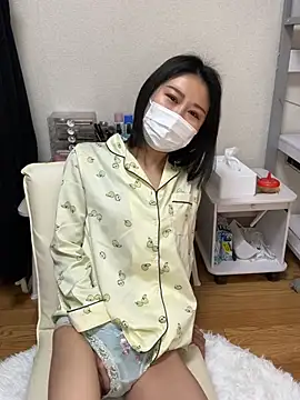 mia2 jp online show from April 16, 2026, 10:34 pm