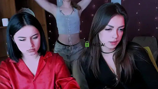 Snapshot of vivy_star1 chatting on December 19, 2025, 7:38 pm vivy star1 online show from December 19, 2025, 7:38 pm